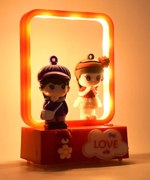 couple-figurine-1 webp