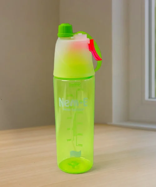 sports-water-bottle-with-mist-spray webp