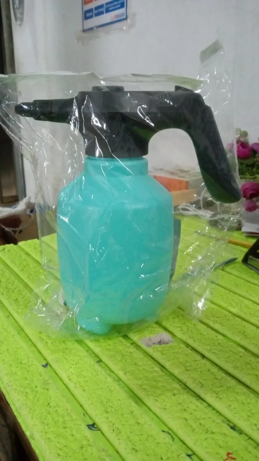 electric-spray-bottle-for-plants webp