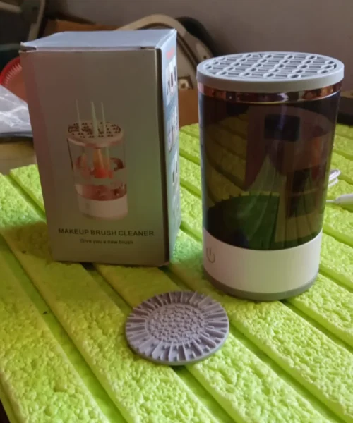 makeup-brush-cleaning-device webp