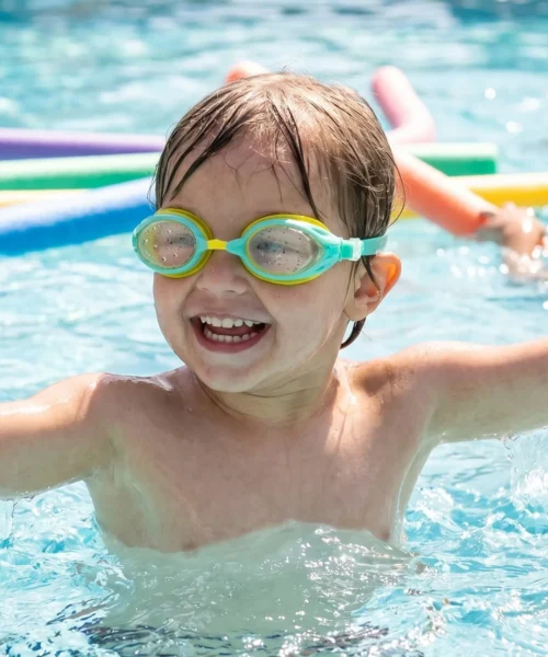 comfortable-swimming-goggles-for-children-1 webp