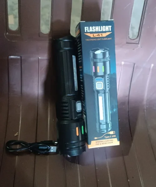 flashlight-with-zoom webp