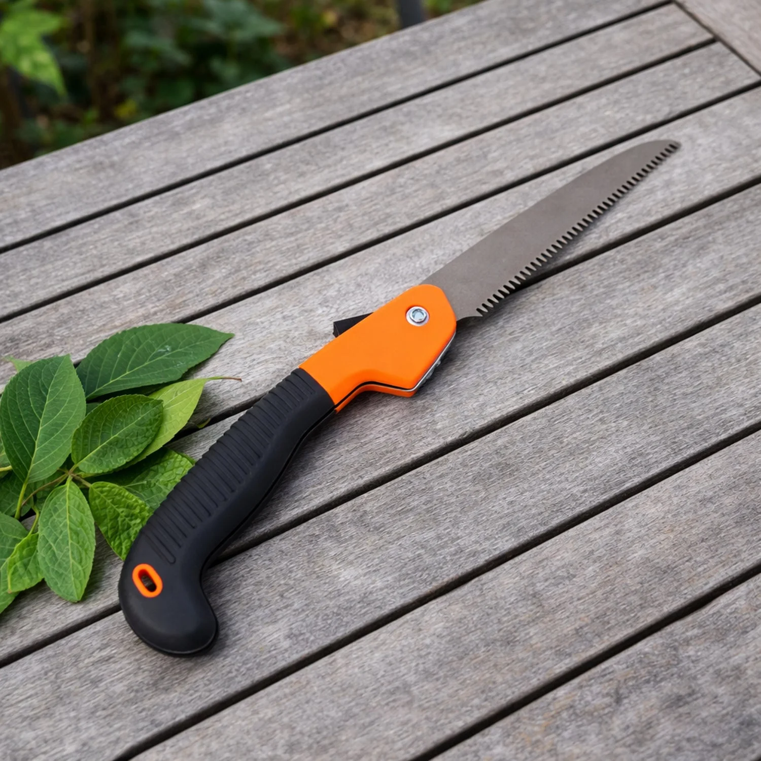 garden-saw-2 webp