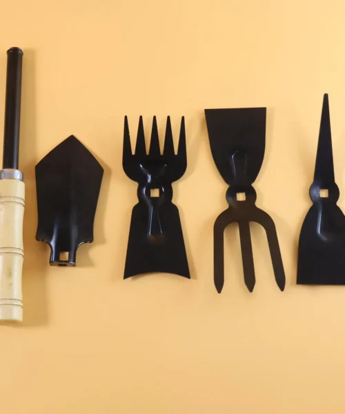garden-tool-set-with-wooden-handles webp