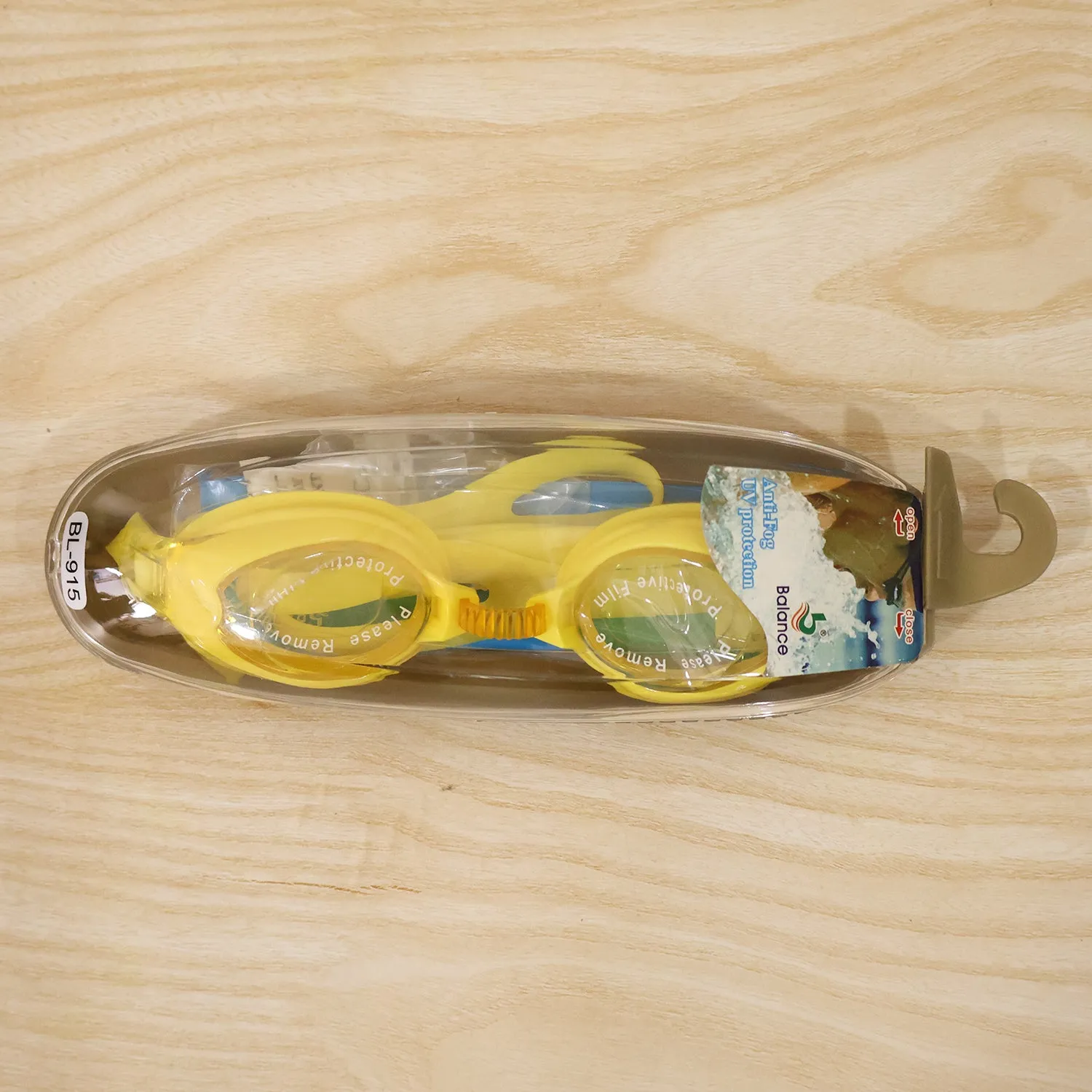 kids-swim-goggles-for-pool webp