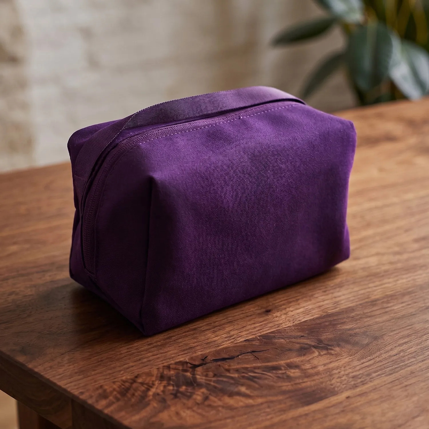 multipurpose-makeup-organizer-bag webp
