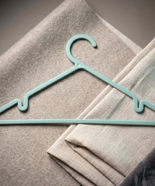 non-slip-plastic-hangers-for-clothes webp