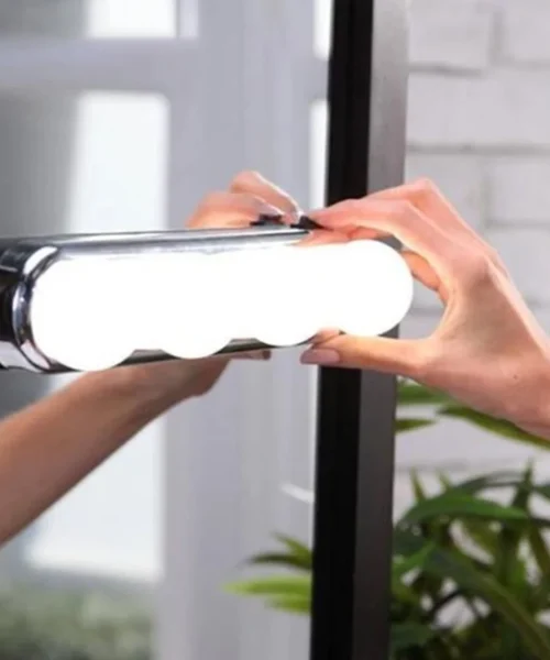 portable-makeup-mirror-with-light webp