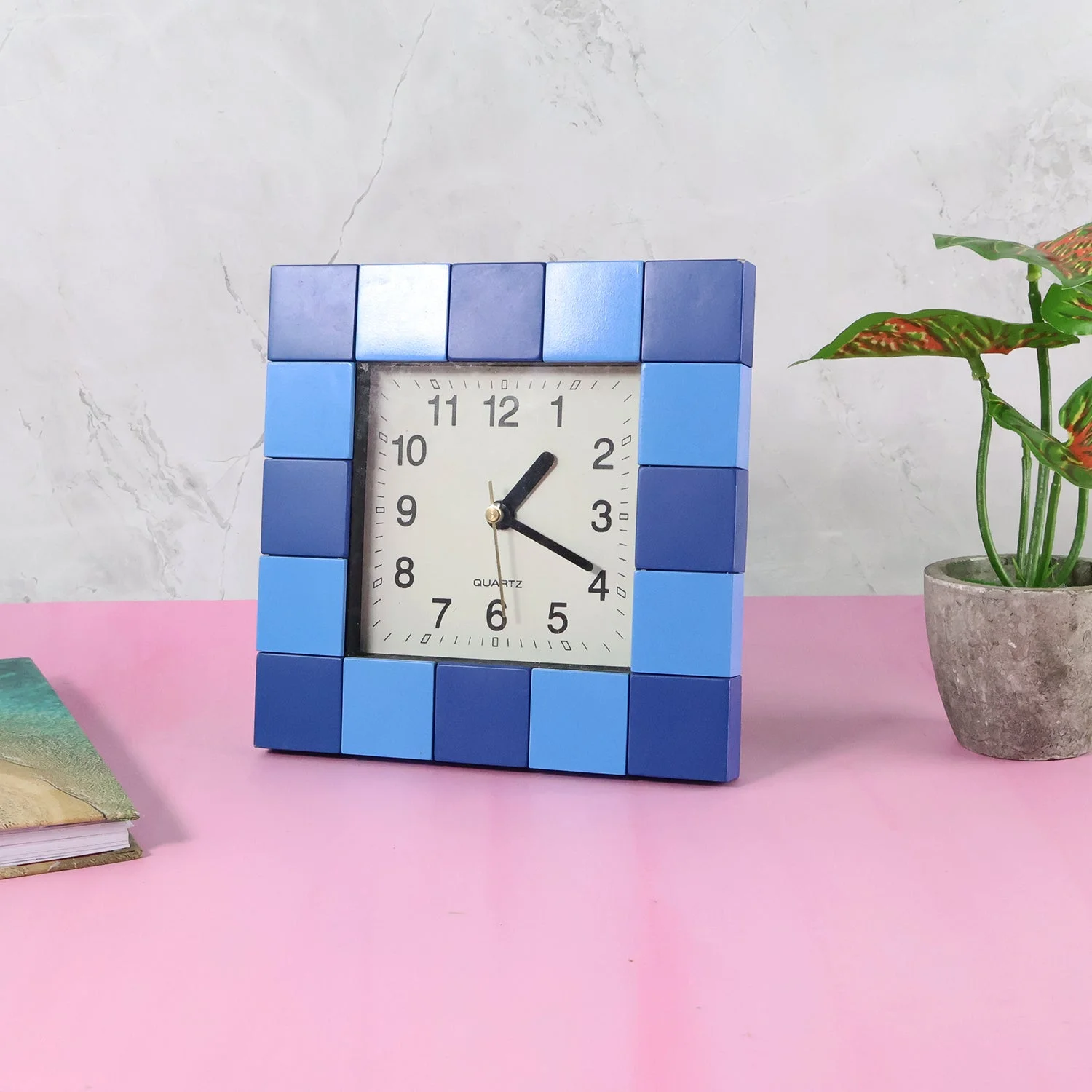quartz-clock webp