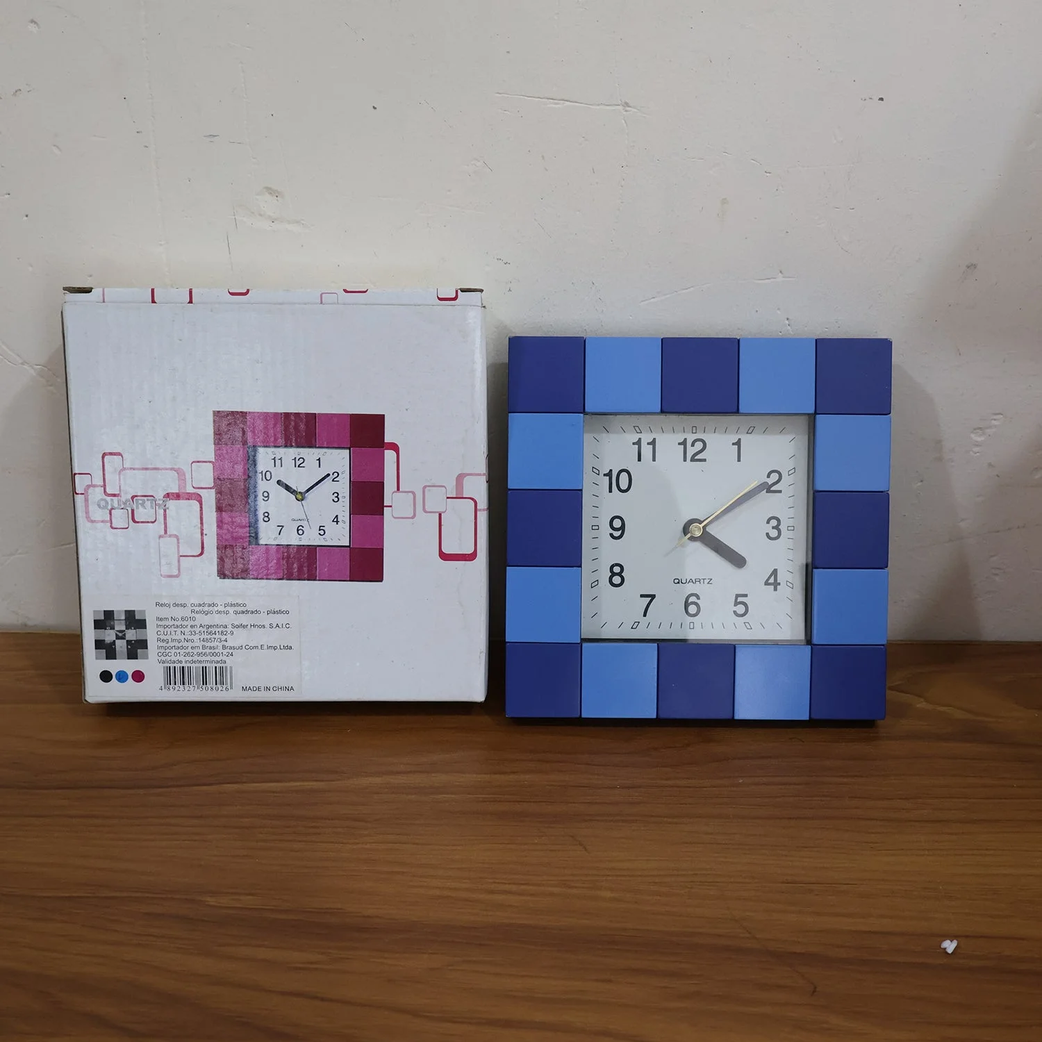 quartz-table-clock-for-living-room webp