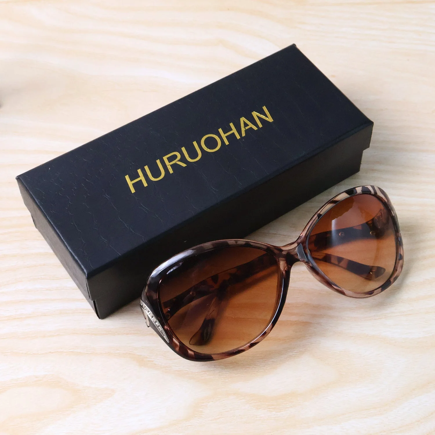 sunglasses-for-men-and-women webp