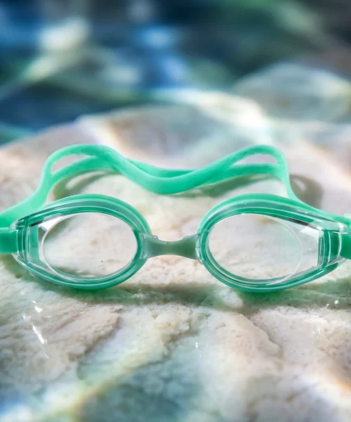 swim-goggles-1 webp