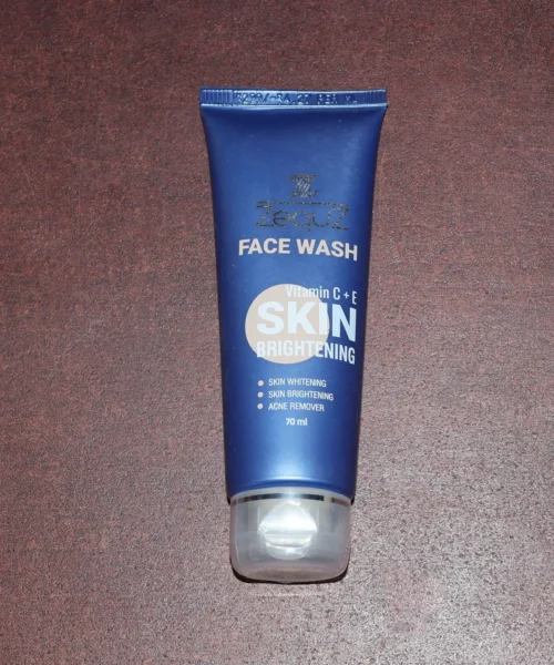 vitamin-c-face-wash-for-brightening webp